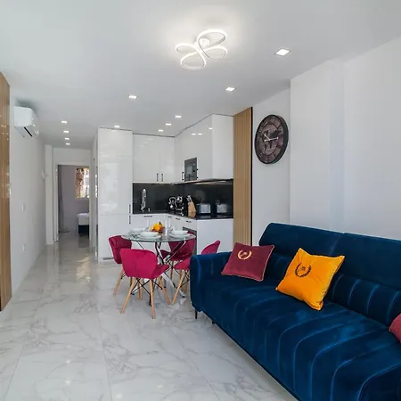 Ponderosa Next To The Pool With Big Terraces Close To The And Siam Park Appartement Playa Feñabe
