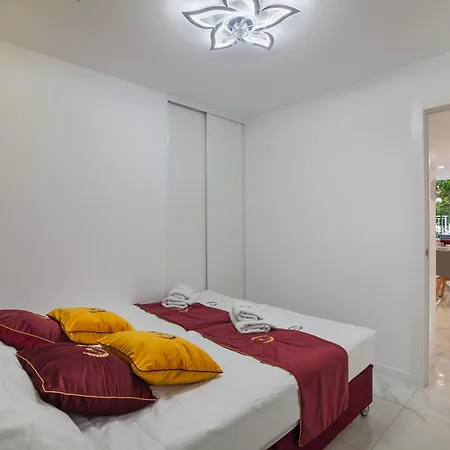 Appartement Ponderosa Next To The Pool With Big Terraces Close To The And Siam Park *