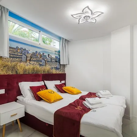 Ponderosa Next To The Pool With Big Terraces Close To The And Siam Park *
