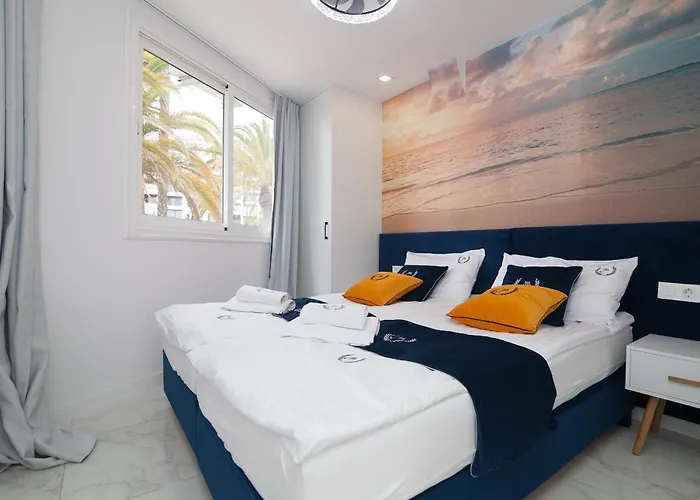 Ponderosa Next To The Pool With Big Terraces Close To The And Siam Park