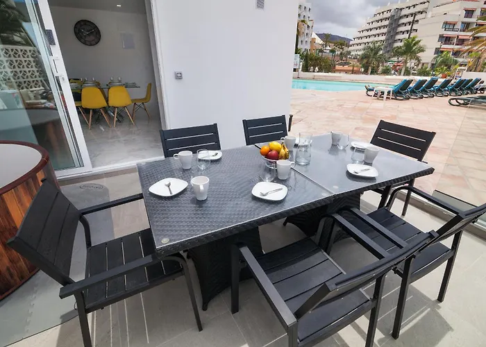 Ponderosa Next To The Pool With Big Terraces Close To The And Siam Park